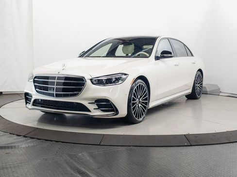 Used 2023 Mercedes-Benz S 580 4MATIC Sedan w/ AMG Line image 3