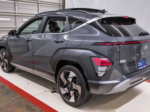Certified 2024 Hyundai Kona Limited FWD image 8