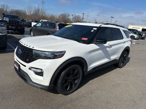Used 2020 Ford Explorer ST w/ ST Street Pack image 2