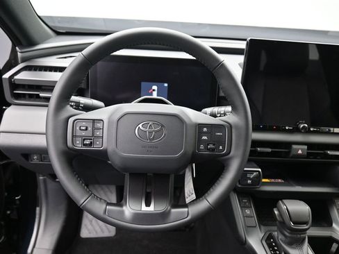 Used 2026 Toyota RAV4 XSE AWD/4WD image 16