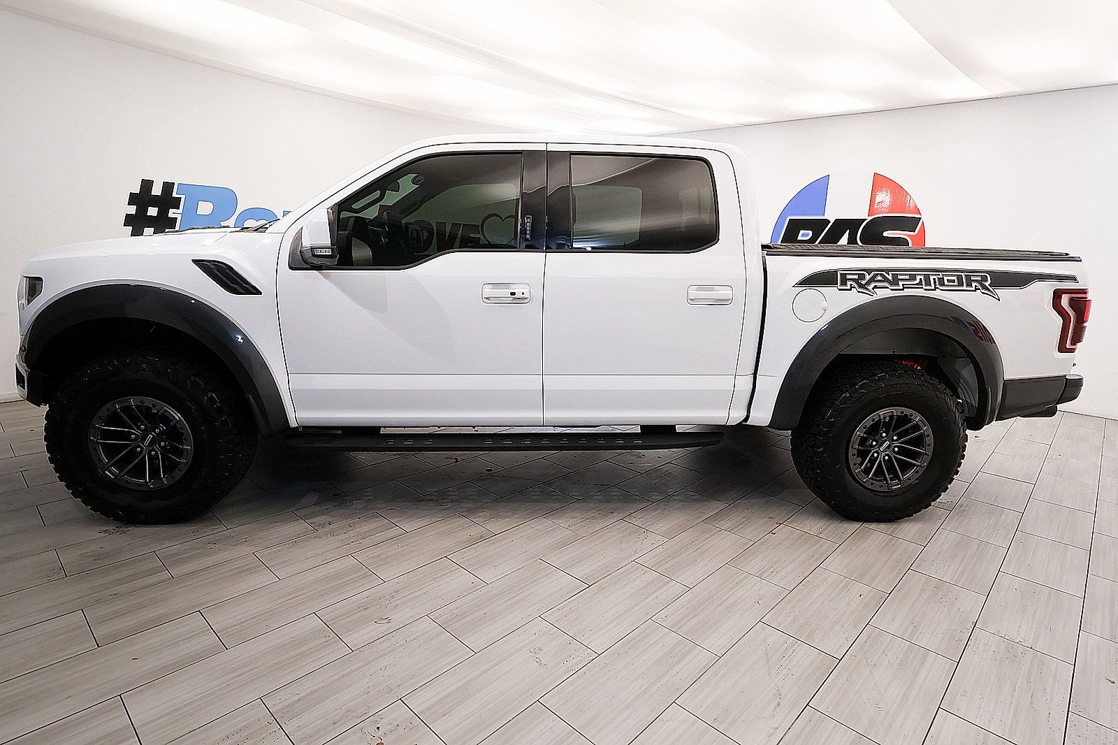 Used 2019 Ford F150 Raptor w/ Equipment Group 802A Luxury AWD/4WD image 2