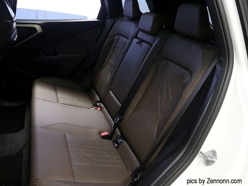 Used 2025 BMW X3 xDrive30i w/ Premium Package image 12