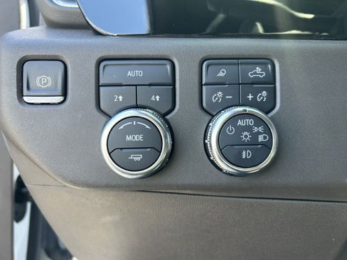 Used 2022 GMC Sierra 1500 SLT w/ SLT Premium Plus Package AWD/4WD image 30