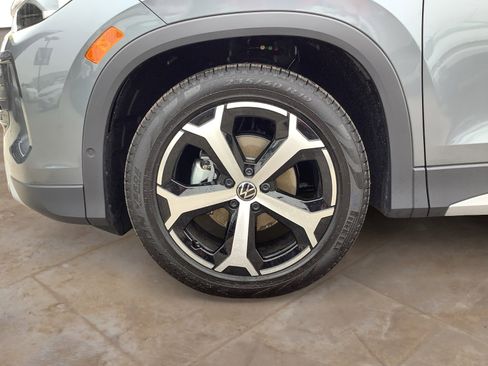 New 2026 Volkswagen Tiguan SE image 10