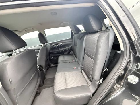 Used 2018 Nissan Rogue S FWD image 25