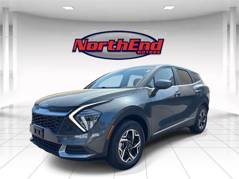 Used 2024 Kia Sportage LX image 6