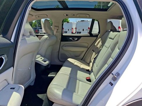 Used 2021 Volvo V60 T5 Cross Country w/ Climate Package AWD/4WD image 10