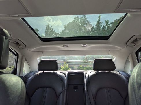 Used 2014 Audi A8 L TDI w/ Premium Package image 36