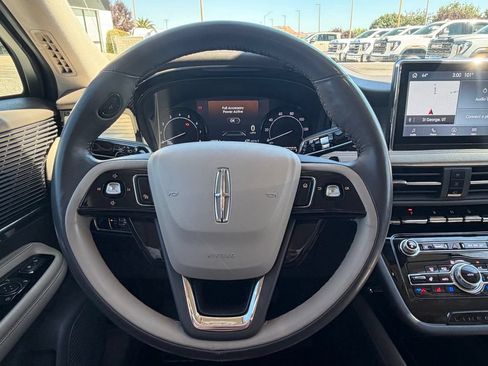 Used 2022 Lincoln Corsair FWD w/ Premium Package image 17