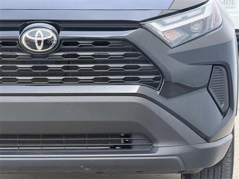 Used 2025 Toyota RAV4 XLE image 9