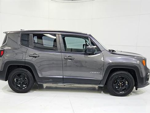 Used 2017 Jeep Renegade Sport w/ Power & Air Group FWD image 9