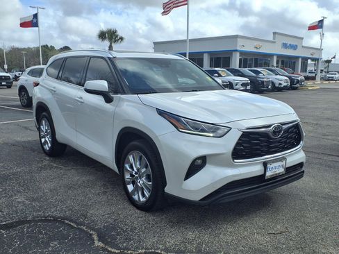 Used 2022 Toyota Highlander Limited image 20