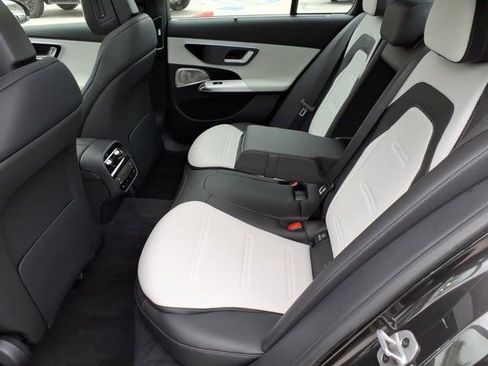 New 2026 Mercedes-Benz E 53 AMG e 4MATIC Sedan image 18