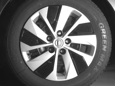 Used 2024 Nissan Altima 2.5 S image 12