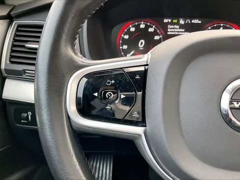Used 2021 Volvo XC90 T5 Momentum image 24
