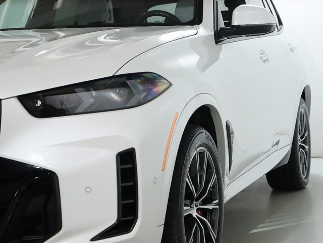 Used 2026 BMW X5 xDrive40i w/ M Sport Package AWD/4WD image 5