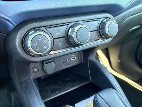 New 2025 Nissan Versa SV w/ Trunk Package image 26