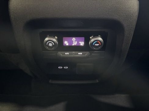 Used 2025 GMC Acadia Elevation image 17