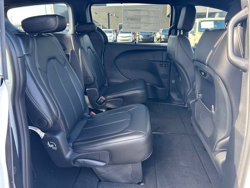 New 2026 Chrysler Pacifica Select w/ S Appearance Package FWD image 24