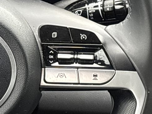 Used 2023 Hyundai Elantra SEL w/ Convenience Package FWD image 22