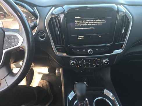 Used 2021 Chevrolet Traverse LT image 5