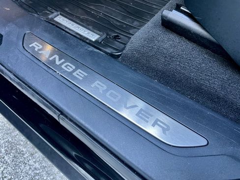 Used 2020 Land Rover Range Rover Velar S image 39