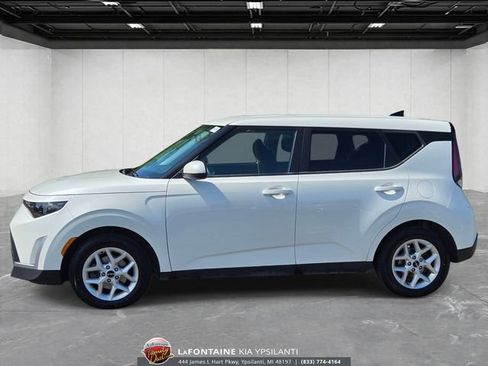 Certified 2023 Kia Soul LX w/ Option Group 015 FWD image 2