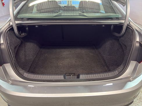 Used 2020 Volkswagen Jetta GLI FWD image 29