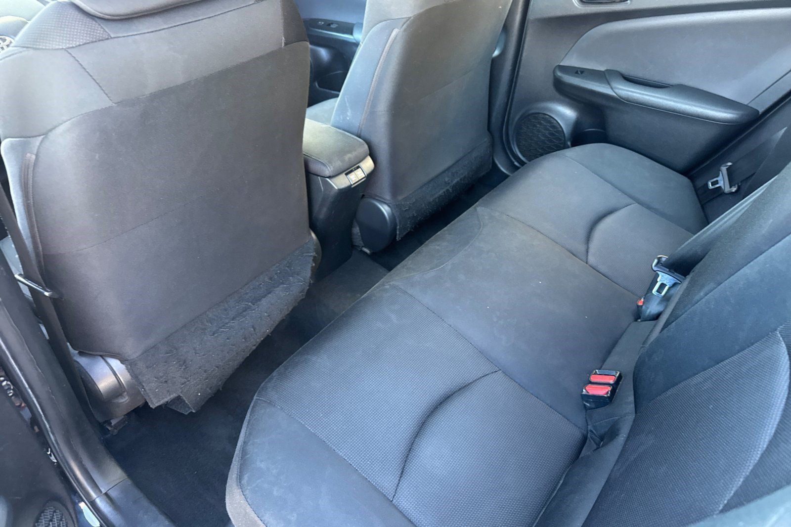 Used 2019 Toyota Prius L Eco FWD image 24