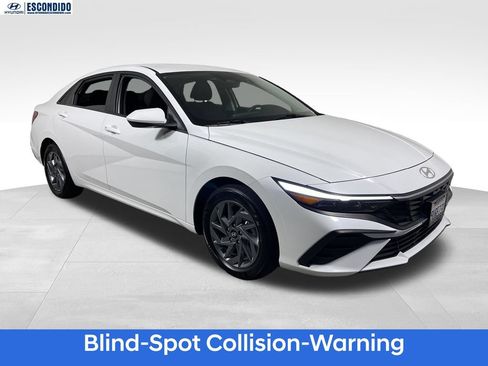 Certified 2025 Hyundai Elantra Hybrid FWD image 7