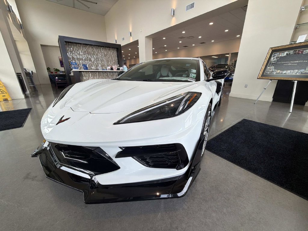 Used 2026 Chevrolet Corvette Stingray Preferred Conv w/ 2LT RWD image 5