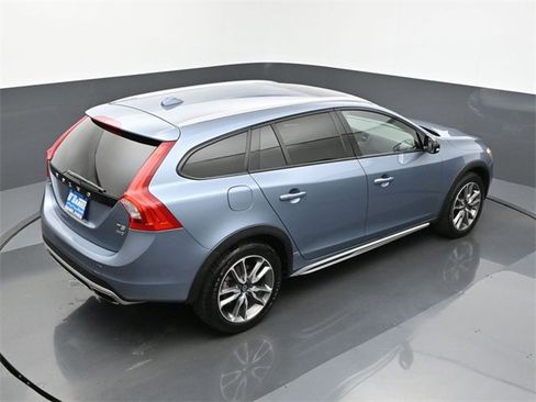 Used 2018 Volvo V60 T5 Cross Country w/ Convenience Package image 17