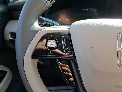 Certified 2022 Lincoln Corsair Reserve w/ Equipment Group 201A image 22