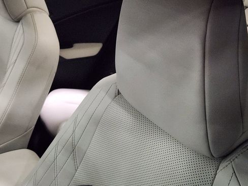 Used 2023 Lexus UX 250h FWD w/ Accessory Package (Z2) image 34