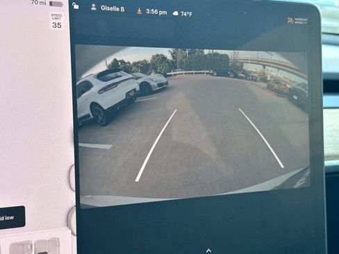 Used 2022 Tesla Model Y Long Range image 19