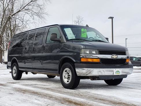 Used 2016 Chevrolet Express 3500 LT w/ LT Preferred Equipment Group image 8