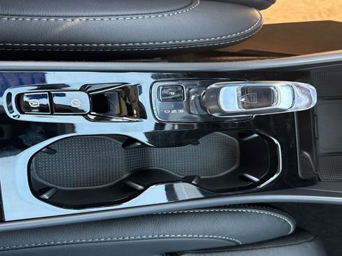 New 2026 Volvo XC40 B5 Plus w/ Climate Package image 25