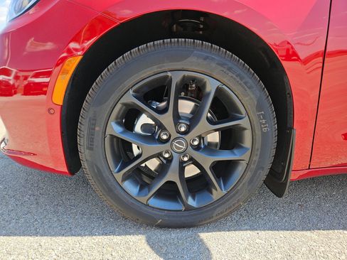 New 2026 Chrysler Pacifica Limited w/ S Appearance Package image 21