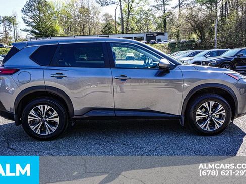 Used 2023 Nissan Rogue SV image 9