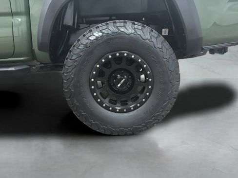 Used 2021 Toyota Tacoma TRD Off-Road w/ Technology Package RWD image 28