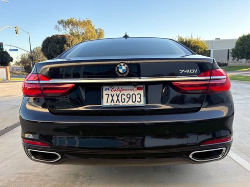 Used 2017 BMW 740i image 28