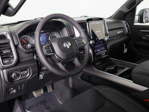 New 2026 RAM 1500 4x4 Crew Cab image 27