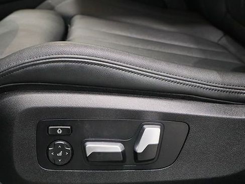 Used 2021 BMW X7 xDrive40i w/ Cold Weather Package image 23