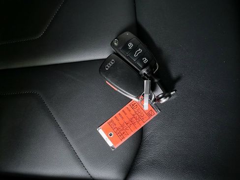 Used 2024 Audi Q3 2.0T Premium w/ Convenience Package image 24