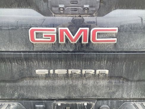 Used 2024 GMC Sierra 1500 AT4 w/ Technology Package image 12