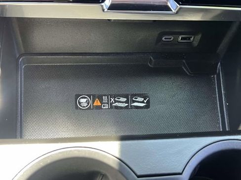 Certified 2025 GMC Yukon XL Denali AWD/4WD image 33