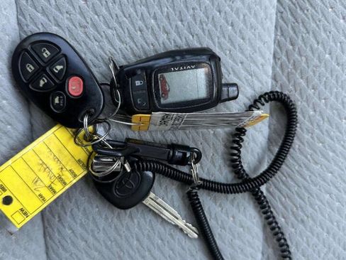 Used 2011 Toyota Sienna LE FWD image 35