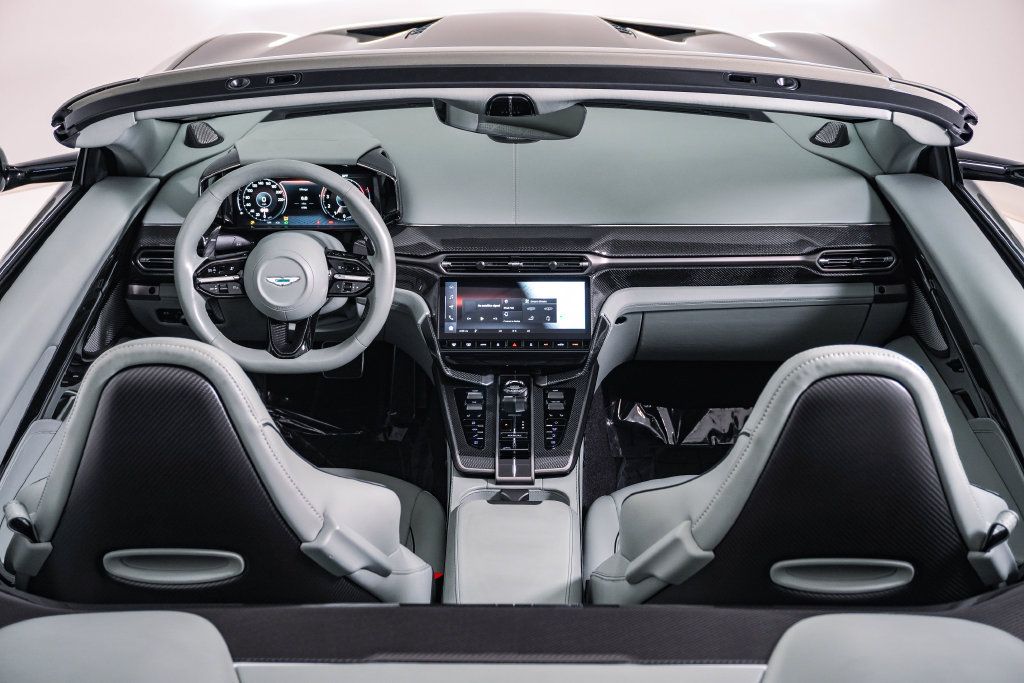 Used 2026 Aston Martin Vanquish Convertible RWD image 22