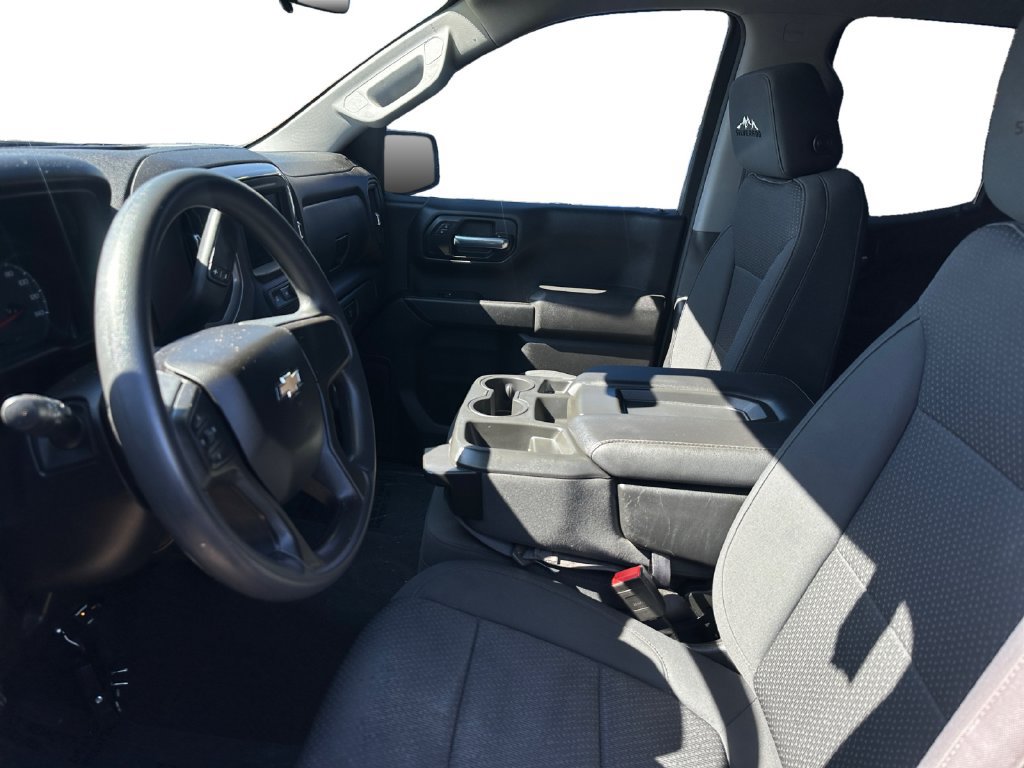 Used 2020 Chevrolet Silverado 1500 Custom w/ Custom Convenience Package AWD/4WD image 16