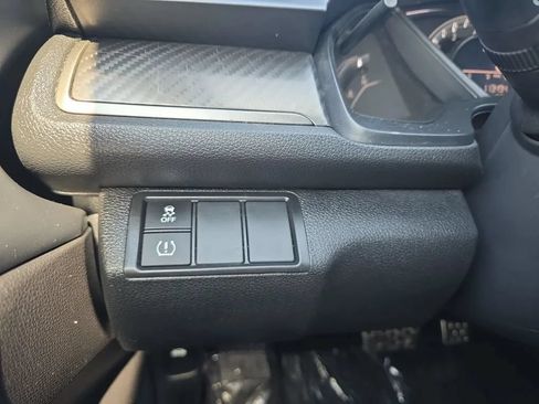 Used 2018 Honda Civic Sport image 22